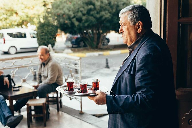 1 Istanbul Tour: Highlights, Street Food & Hidden Pearls - A tight route that still feels unrushed