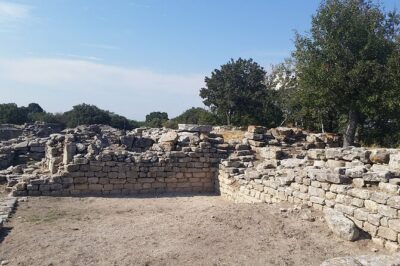 2-Days Gallipoli Troy Pergamon Acropolis Tour From Istanbul to Kusadasi - Day 1: Gallipoli National Park—why the drive matters