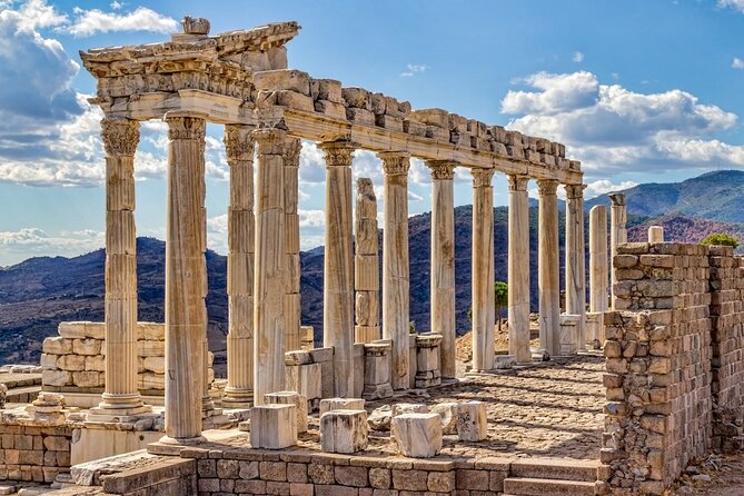 2-Days Gallipoli Troy Pergamon Acropolis Tour From Istanbul to Kusadasi - The handicrafts moment: Turkish tradition, not just a random stop