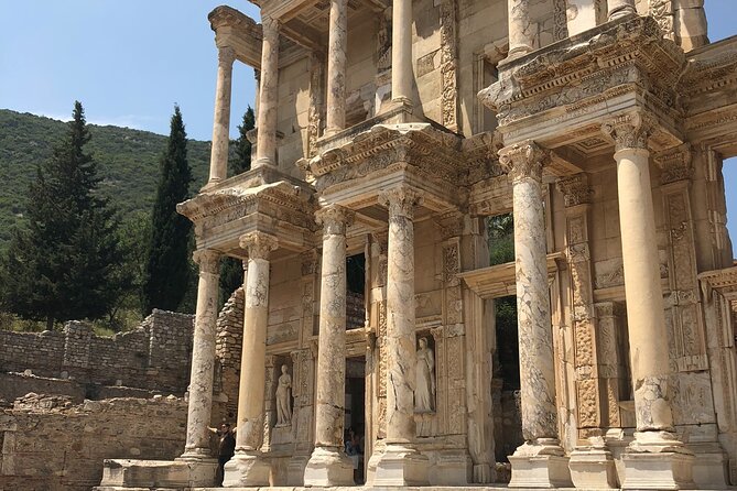 2 Days Private Ephesus and Pamukkale Tour from Istanbul - Kuşadası overnight: a smart reset before Ephesus