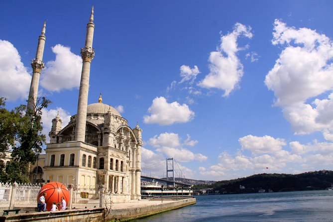 2-Hour Private Luxury Yacht Cruise on Bosphorus with Transfers - Why a private Bosphorus yacht beats the crowd-and-clock plan