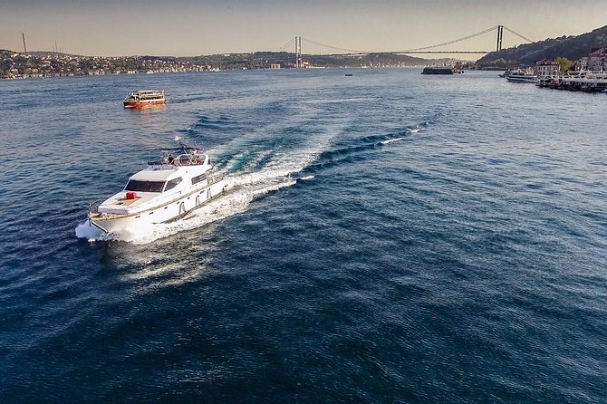 2-Hour Private Luxury Yacht Cruise on Bosphorus with Transfers - Beylerbeyi Palace, Kucuksu Pavilion, and the Bosphorus Bridge