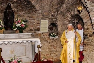 3 Days Ephesus, Pamukkale, Priene, Miletus and Didyma Tour from Istanbul - Virgin Mary’s House: A Calm Start in Selçuk