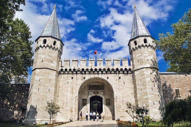 3 Days Istanbul Tour - Day 1: Hagia Sophia Museum, Topkapi Palace, Blue Mosque, Hippodrome, and the Grand Bazaar