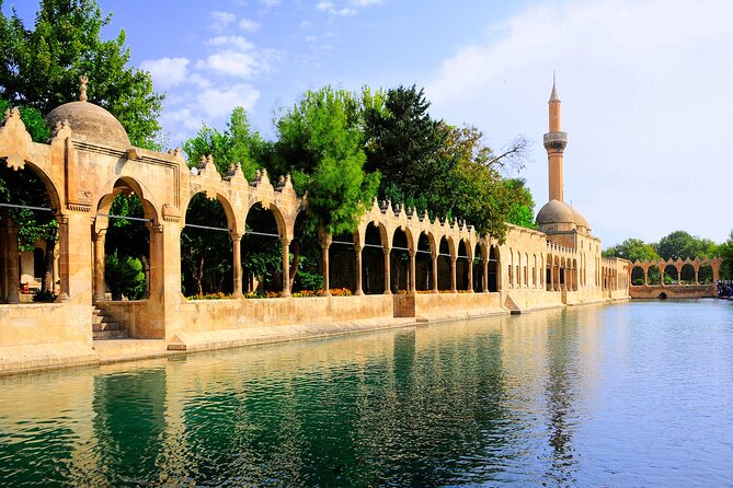 4 Day Cappadocia and Gobeklitepe Private Tour from Istanbul - Day 4 in Sanliurfa and Göbeklitepe: Abraham sites, bazaars, then the world’s oldest temple complex