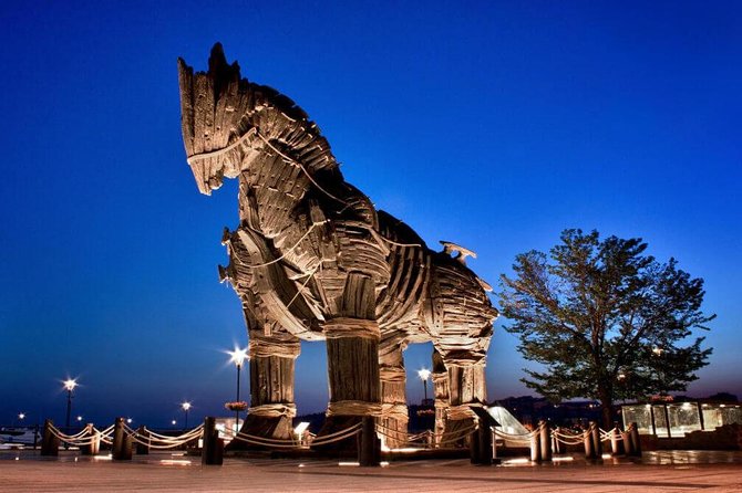 8 Day Turkey Tour; Istanbul, Gallipoli, Troy, Pergamon, Ephesus, Pamukkale - Old Istanbul in One Day: Hagia Sophia, Blue Mosque, Topkapi, and the Grand Bazaar