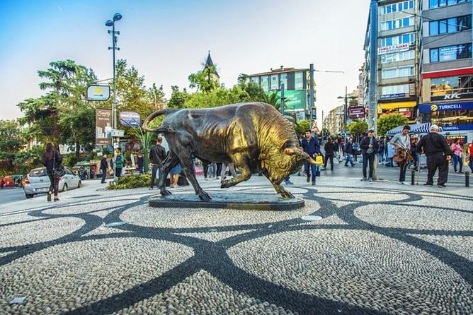 Asian Side of Istanbul: Uskudar and Kadikoy Full Day Walking Tour - Yeni Valide Mosque complex: Ottoman power, family politics, and calm interior time