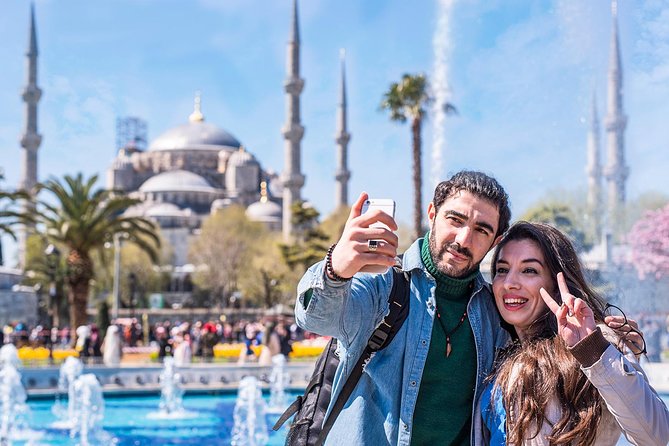Blue Mosque and Sultanahmet Tour - Finding the start: Binbirdirek meets a maze of tourists