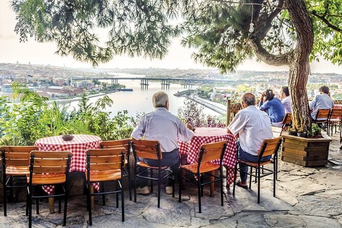 Bohemian Istanbul: Fener and Balat's Charm-Private Walking Tour - Vlaherna Meryem Ana Church and the Hagiasma fountain