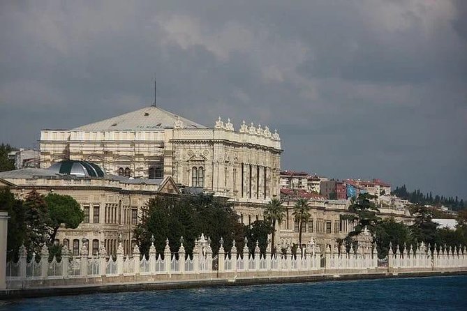 Bosphorus Cruise - Dolmabahçe Palace: Ottoman grandeur seen the right way