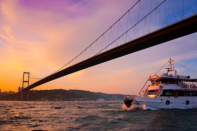 Bosphorus Cruise and Two Continents Tour with Lunch - A Bosphorus cruise that saves you from Istanbul’s traffic headaches