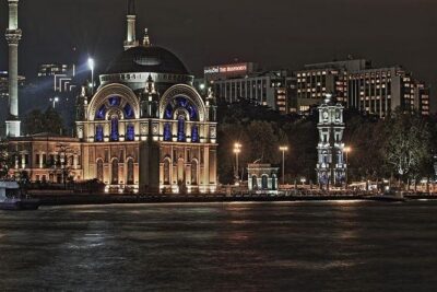 Bosphorus Cruise with unlimited alcohol - The Bosphorus route: Europe-to-Asia views and that bridge moment