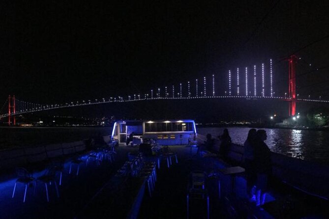 Bosphorus Dinner Cruise Tour With Turkish Night Show - Service, crowd size, and comfort on a 2.5-hour cruise
