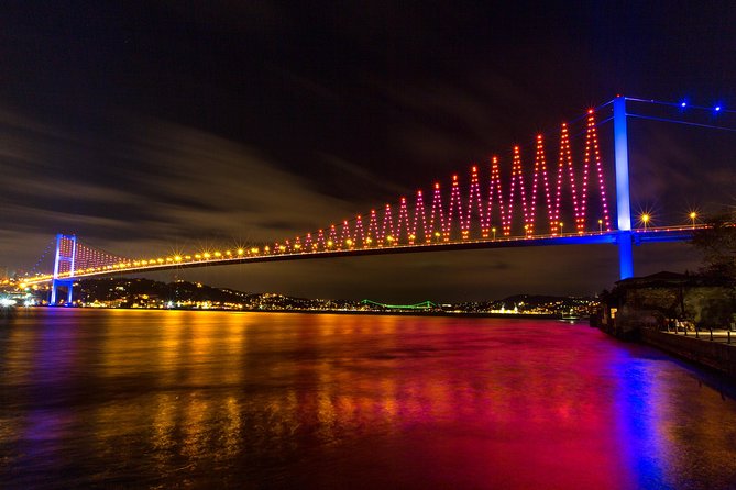Bosphorus Dinner Cruise with Folk Dance and Live Performances - Seating and Sightlines: How to Avoid the Worst-Case Scenario