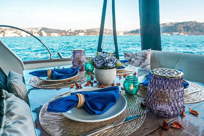 Bosphorus Dinner / Lunch Cruise - Private and Customizable - A private Bosphorus cruise beats the usual Istanbul chaos