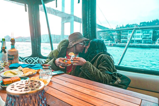 Bosphorus Dinner / Lunch Cruise - Private and Customizable - Who this cruise is best for
