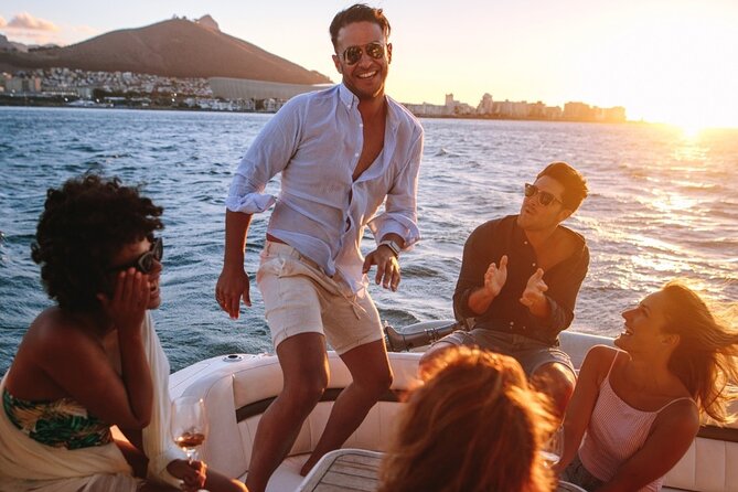 Bosphorus Evening Cruise: Dinner, Live Shows & Private Table - The 8:30 pm timing: why night lights beat daytime crowds