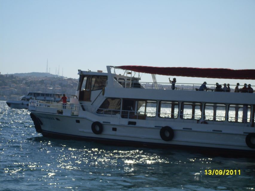 Bosphorus Only Boat Tour - Bosphorus Basics: the Strait that splits Istanbul in two