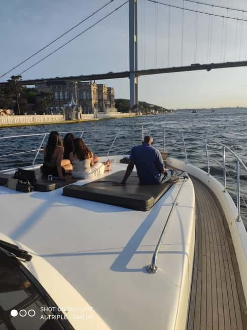 Bosphorus Sunset Yacht Cruise with Guide & Snacks - Why a Bosphorus sunset cruise feels different than a city tour