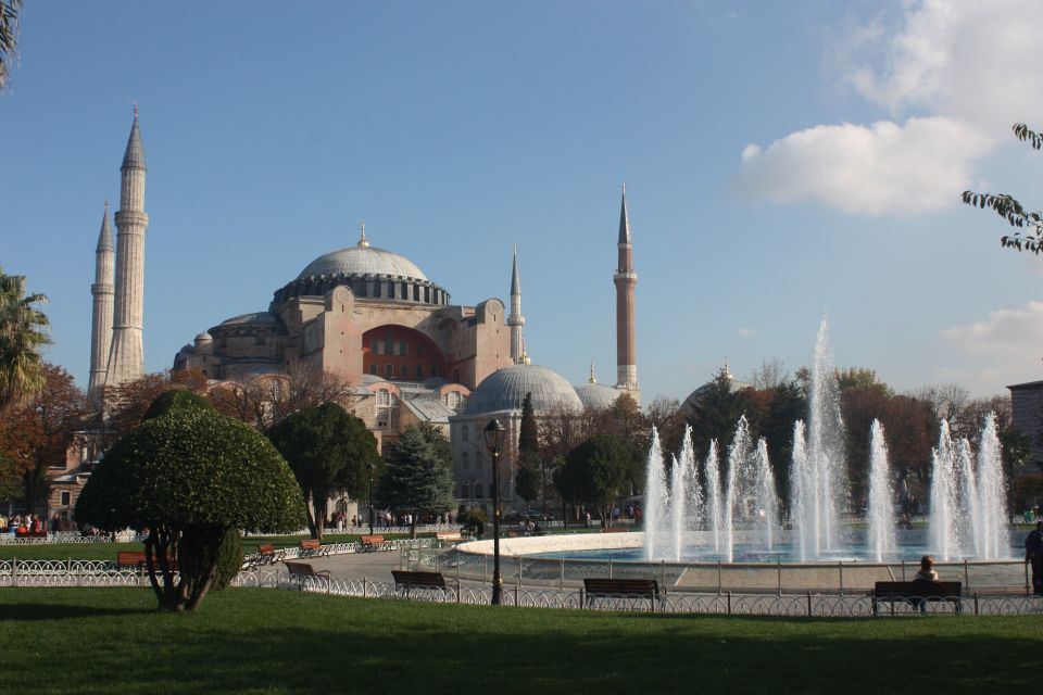 Car and Driver Private Tour in Istanbul - Private Istanbul transport that puts you in control