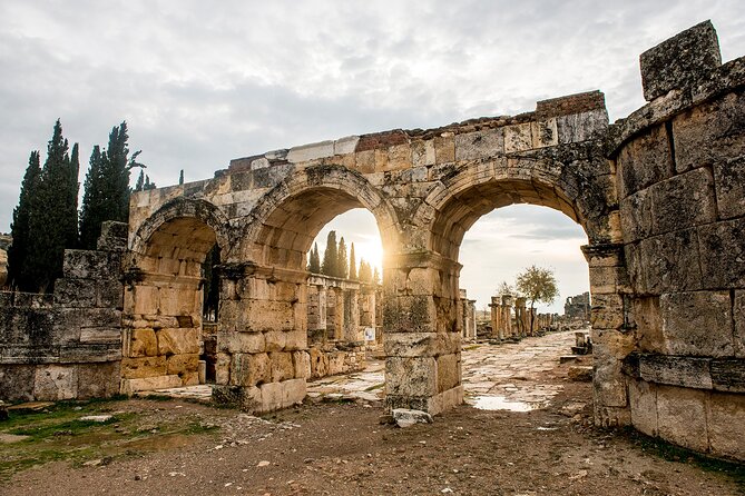 Day Tour to Pamukkale from/to Istanbul - The real appeal: how you fit Pamukkale into one day from Istanbul