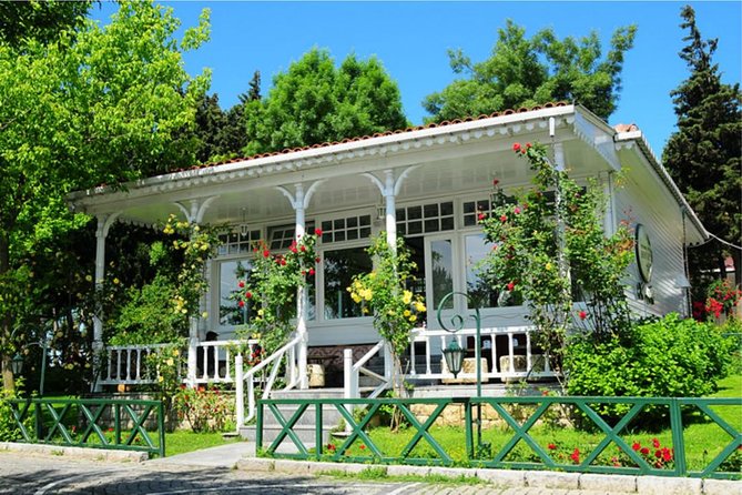 Dolmabace Palace, Bosphorus Boat Tour , Eyüp Sultan Mosque Tour - Golden Horn (Haliç): the city’s water artery
