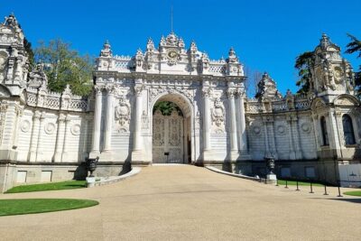 Dolmabahçe Palace and Sunset Tour on Luxury Yacht - The Yacht Portion: How the Bosphorus Becomes a Storyboard