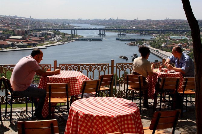 Dolmabahçe Palace with Bosphorus Cruise - Dolmabahçe Palace in about an hour: what you can actually see