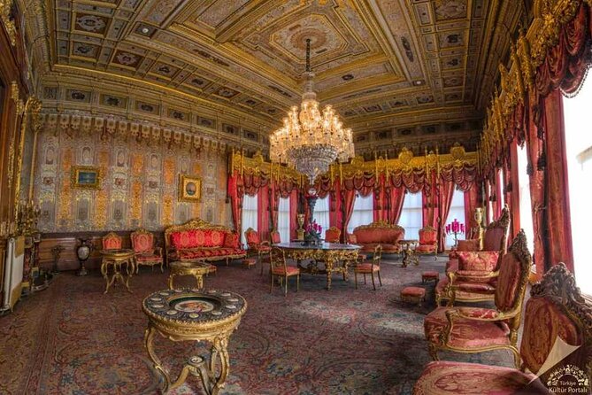 Dolmabahçe Palace with Bosphorus Tour by Boat - Lunch and food reality check