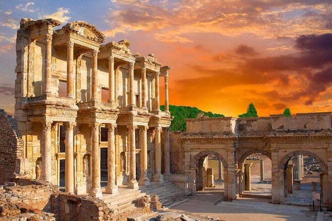 Ephesus and Pamukkale Full-Day Private Tour from Istanbul by Plane - Virgin Mary’s House near Selçuk: the quieter pause