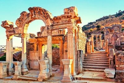 Ephesus Full-Day Tour from Istanbul with Antique City - Meryemana (Virgin Mary’s House): a pilgrimage stop with a healing spring story