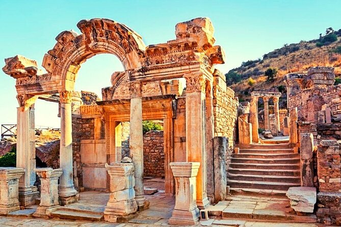 Ephesus Full-Day Tour from Istanbul with Antique City - Meryemana (Virgin Mary’s House): a pilgrimage stop with a healing spring story