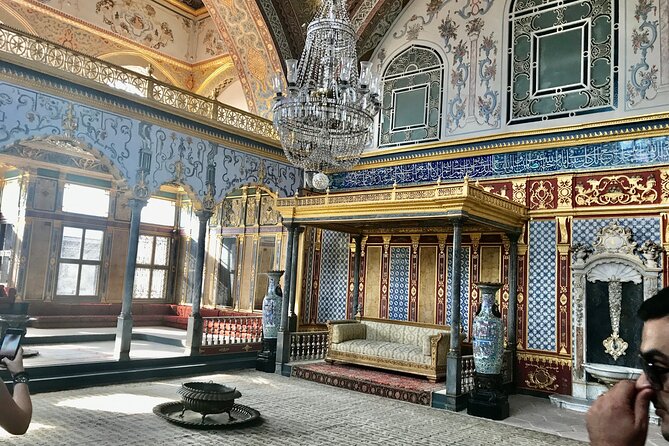 Escorted 10 Days Tour of Istanbul, Cappadocia, Ephesus and Pamukkale - Getting to Istanbul and into your hotel smoothly (Day 1)