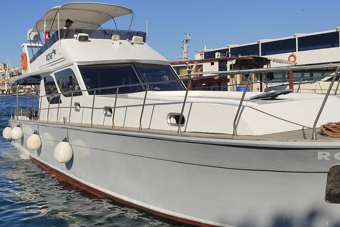 Exclusive Luxury Yacht Bosphorus Sightseeing Cruise in Istanbul - Ortaköy Mosque and the 1973 Suspension Bridge: Two Icons, One Waterline
