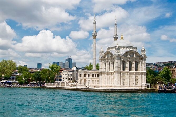 Exclusive Luxury Yacht Bosphorus Sightseeing Cruise in Istanbul - Rumelihisarı Fortress: Controlling the Strait at the Narrowest Point