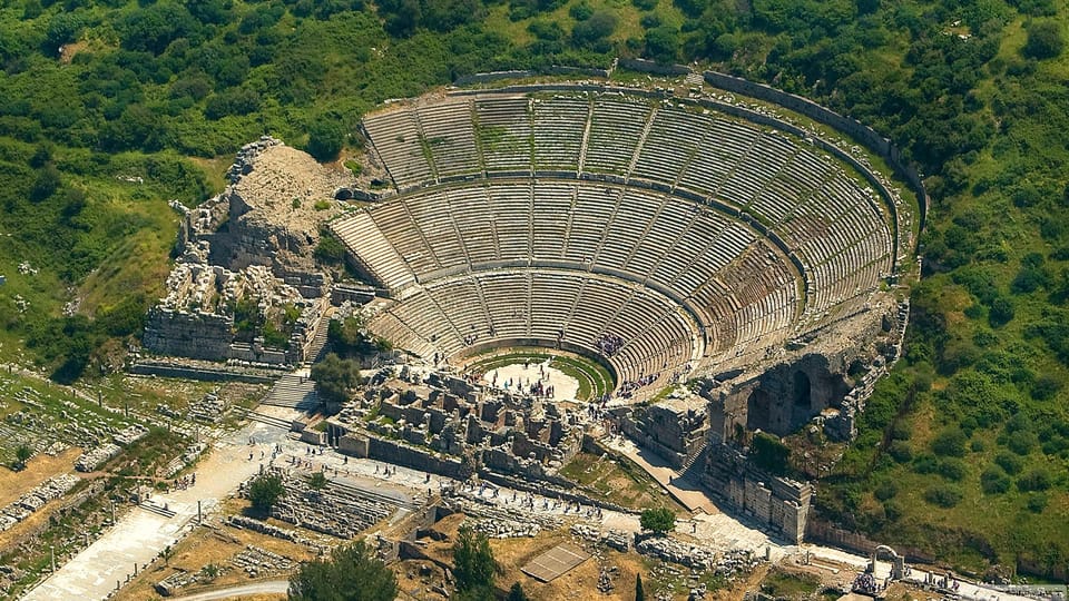 From Istanbul: Ephesus Tour with Roundtrip Flight - Ephesus on foot: marble streets, Hercules Gate, and the big set pieces