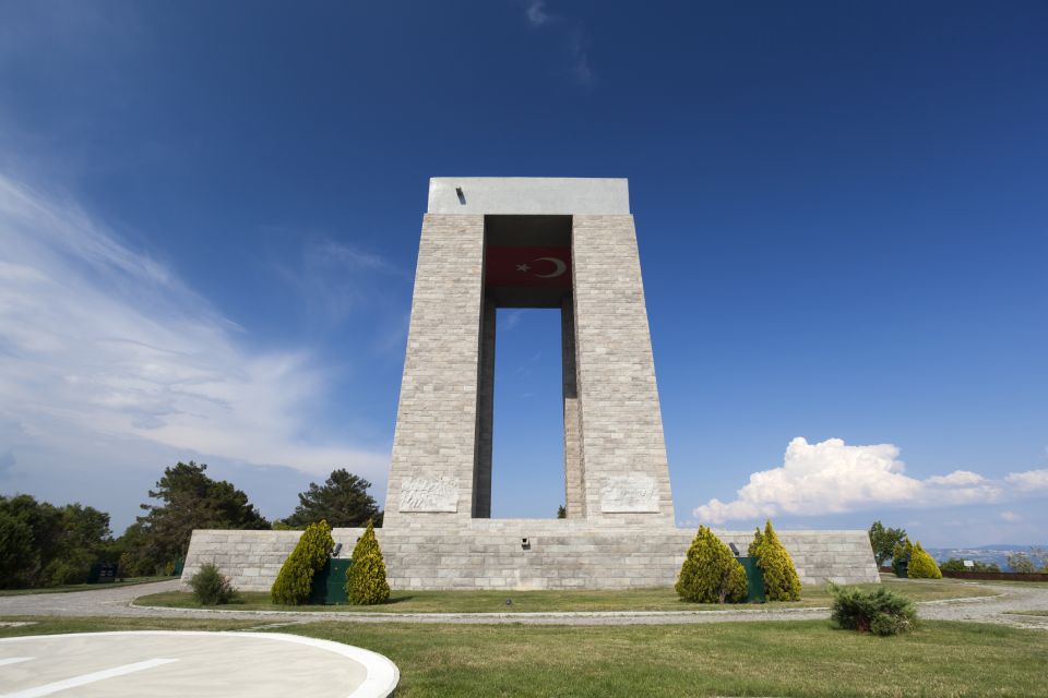 From Istanbul: Gallipoli and Anzac Full-Day Tour - Starting at the narrowest point: understanding the strait before you walk it