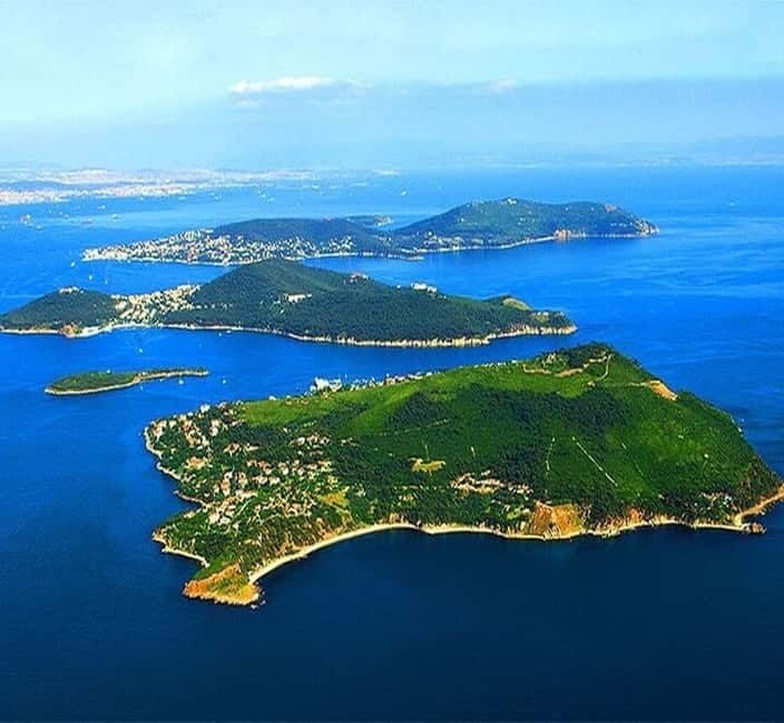 From Istanbul: Princes Island Tour with 2 Islands - From Istanbul to Büyükada: the ferry that sets the tone