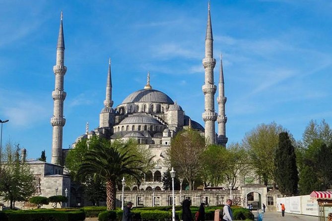 Full-Day Istanbul Old City Tour - The Blue Mosque: 45 minutes of Ottoman splendor in use
