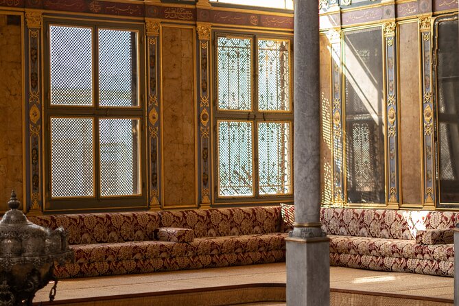 Full-Day Istanbul Old City Walking Tour - Hippodrome: an ancient stadium with surviving artifacts