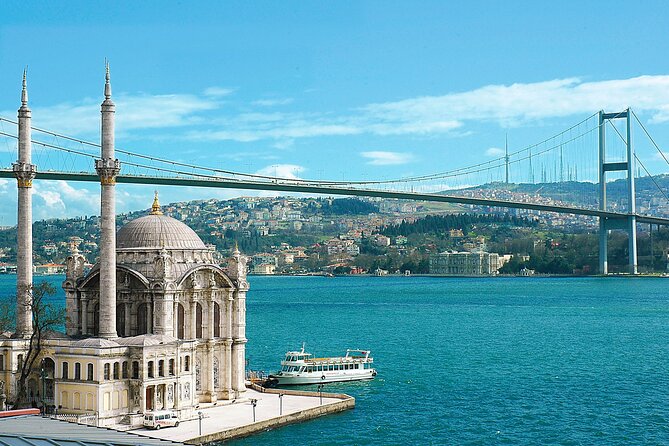 Golden Horn and Bosphorus Boat Tour in Istanbul - Cruising the Bosphorus Strait between Europe and Asia