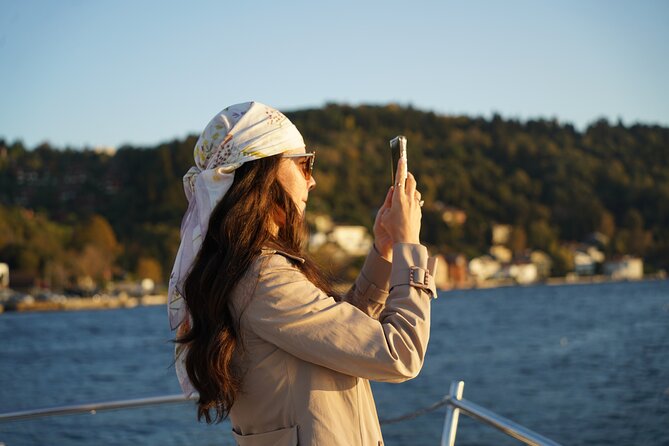 Guided Bosphorus Afternoon Cruise on Yacht - Rumeli Hisarı and Anadolu Hisarı: the fortresses that controlled the narrowest point