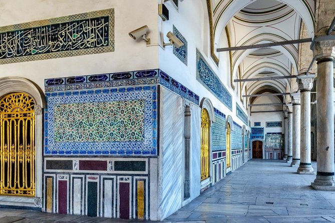 Guided Topkapi Palace & Harem- Skip-the-Line with SMALL GROUP - Skip-the-Line Entry: Where Your Time Actually Goes