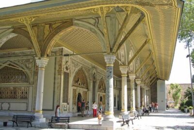 Guided Topkapi Palace & Harem- Skip-the-Line with SMALL GROUP - Meeting at Vieri Jewellery (Sultanahmet): How to Not Get Separated