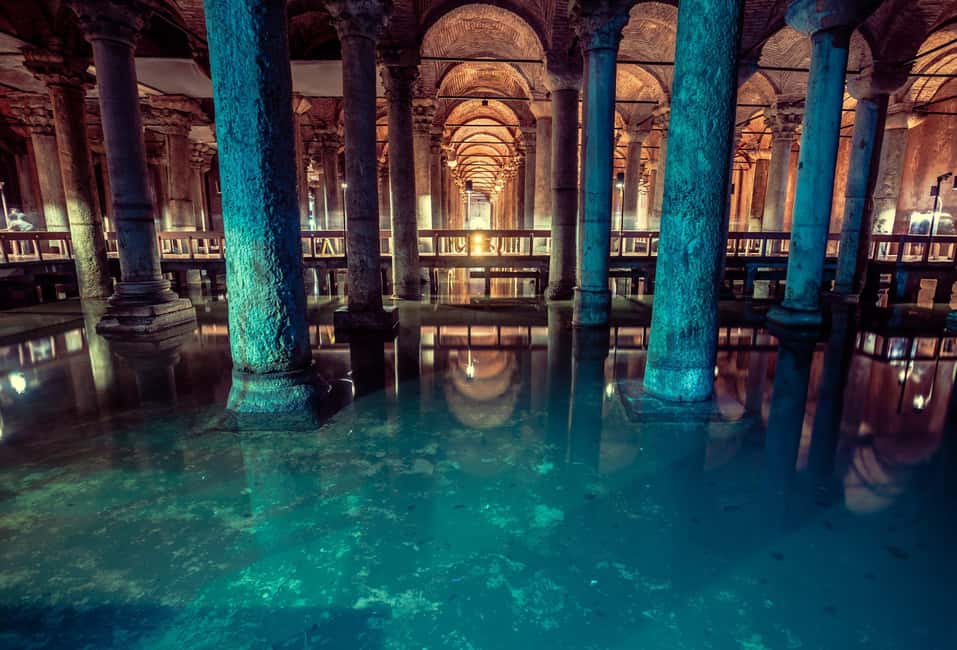 Hagia Sophia & Basilica Cistern Guided Tour Incl. Tickets - The details that change the whole story: İ̇znik tiles + Virgin Mary mosaic