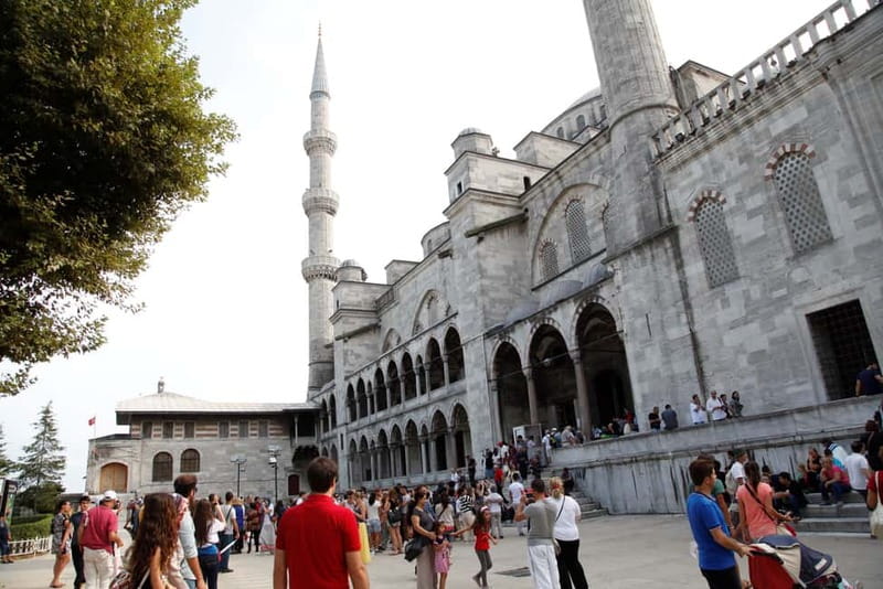 Hagia Sophia & Blue Mosque Half-day Guided, Small Group Tour - Grand Bazaar time: 65 streets, 4,000 shops, and how to shop sanely