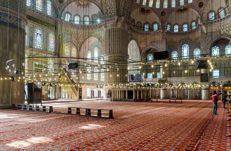 Hagia Sophia, Bosphorus cruise Blue Mosque, Small Group tour - Eyüp Sultan Mosque: Ottoman Ceremonies and a Softer Pace