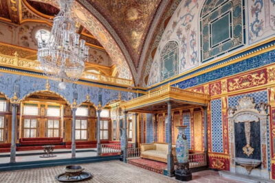 Hagia Sophia, Topkapı Palace, Blue Mosque Guided Small Group - Getting picked up and finding your guide without stress