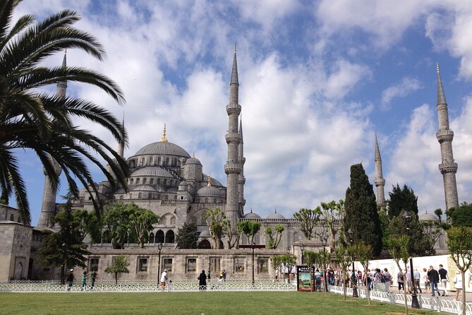 Highlights of Istanbul with Private Tour Guide Zerrin - Stop 2: Topkapı Palace—tiles, power, and the “how was this ruled?” feeling