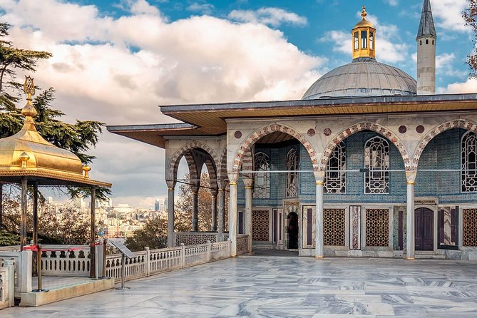 Istanbul 1 Day Tour | Best of Istanbul | Blue Mosque, Hagia Sophia and Topkapi - Stop 1: Hippodrome square and the “stadium” feeling